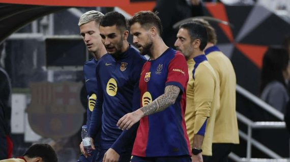 Iñigo Martínez se retiró lesionado.
