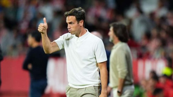 Iñigo Pérez, en un partido con el Rayo Vallecano.