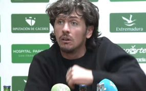 Javi Poves en una rueda de prensa.