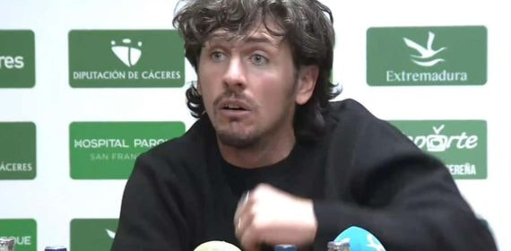 Javi Poves en una rueda de prensa.