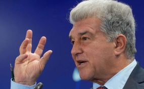 La regla del 1:1 le ha causado varios quebraderos de cabeza a Joan Laporta.