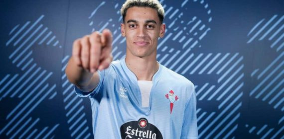 Jones El-Abdellaoui, con la camiseta del Celta.