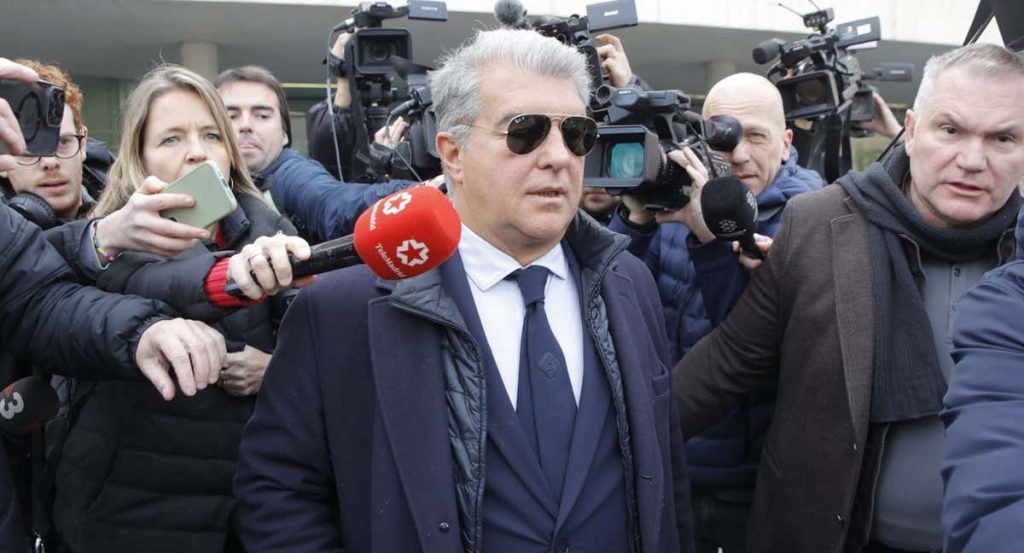 Joan Laporta tras salir de su declaración en la Ciutat de la Justicia.