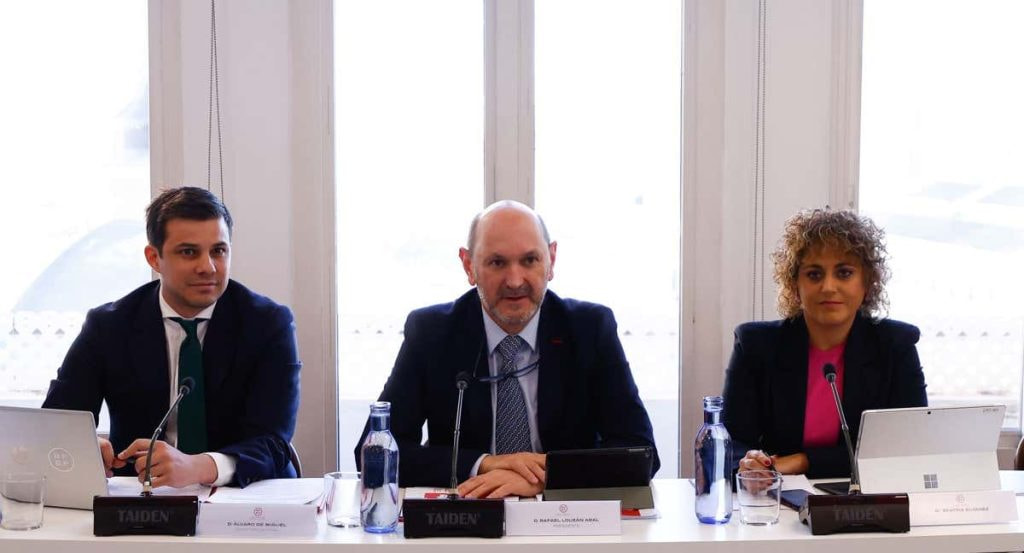 Rafael Louzán, en su primera junta directiva de la RFEF.