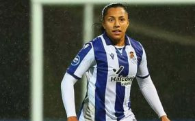 Manuela Vanegas durante un partido con la Real Sociedad este curso.