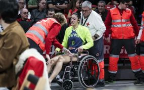 María Conde, lesionada, en silla de ruedas en el Príncipe Felipe.