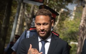 Neymar.