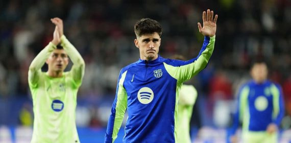 Pau Víctor, en uno de sus encuentros con el FC Barcelona.