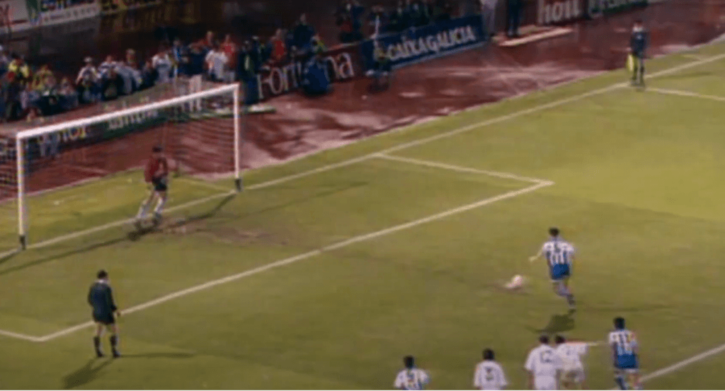 Djukic lanzando el penalti que le hizo perder la liga al Depor.
