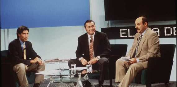 Lobo Carrasco, Michael Robinson y Ramos Marcos, en el plató de El Día Después.