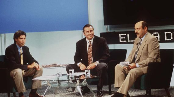 Lobo Carrasco, Michael Robinson y Ramos Marcos, en el plató de El Día Después.