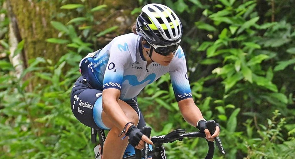 Sheyla Gutiérrez con el Movistar Team femenino.