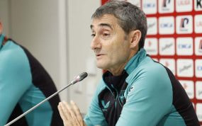 Ernesto Valverde, en una rueda de prensa en Lezama.