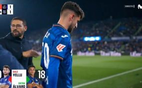 Yellu se retira cabizbajo tras ser sustituido por Bordalás a los 17' de entrar al campo.