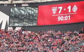 El marcador de San Mamés anuncia el 7-1.