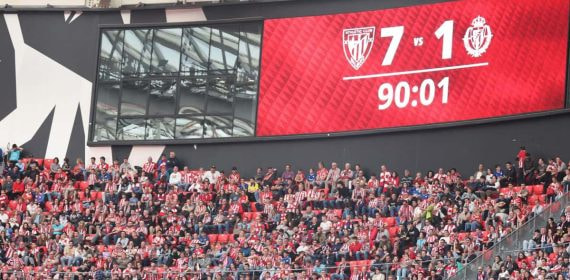 El marcador de San Mamés anuncia el 7-1.