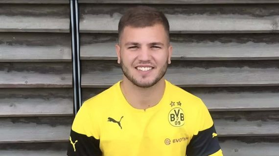 Agoney, ilusionado por su firma con el Borussia Dortmund