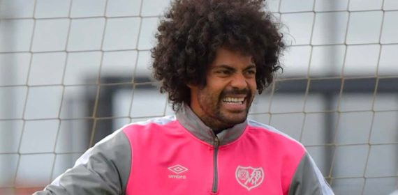 Aridane sonríe en un entrenamiento con el Rayo Vallecano