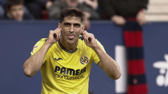Gerard Moreno celebra un gol del Villarreal ante Osasuna.