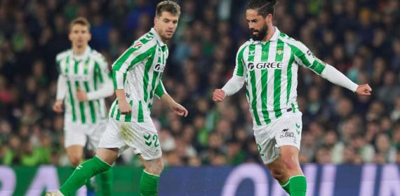 Isco y Lo Celso durante un partido del Betis.