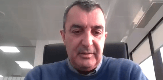 Javier Guillén durante la entrevista.