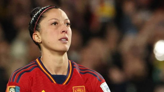 Jenni Hermoso, durante un partido con la Selección española de fútbol.