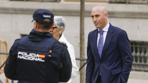 Luis Rubiales, expresidente de la RFEF, tras declarar en la Audiencia Nacional.