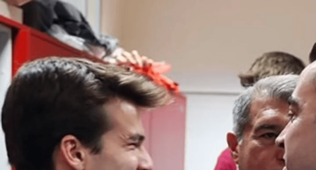 Riqui Puig, emocionado, en una escena del documental