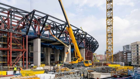 Los exteriores del Camp Nou siguen cogiendo forma.