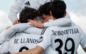 Canteranos del Real Madrid celebrando un gol.