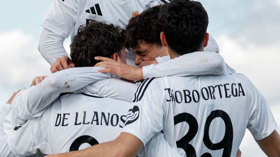 Canteranos del Real Madrid celebrando un gol.