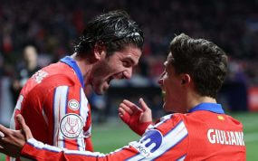 De Paul y Giuliano celebran uno de los goles de Simeone.