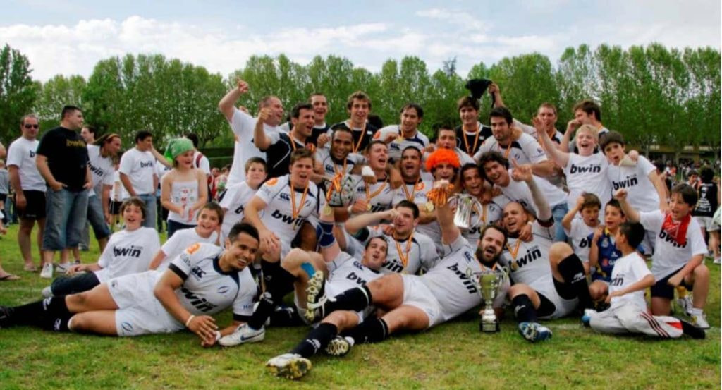 Bwin Pozuelo Boadilla CRC celebrando un título conseguido.