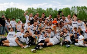 Bwin Pozuelo Boadilla CRC celebrando un título conseguido.