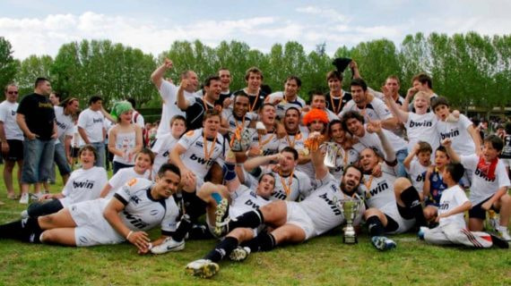 Bwin Pozuelo Boadilla CRC celebrando un título conseguido.