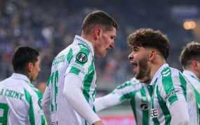 El Betis celebra uno de sus goles.