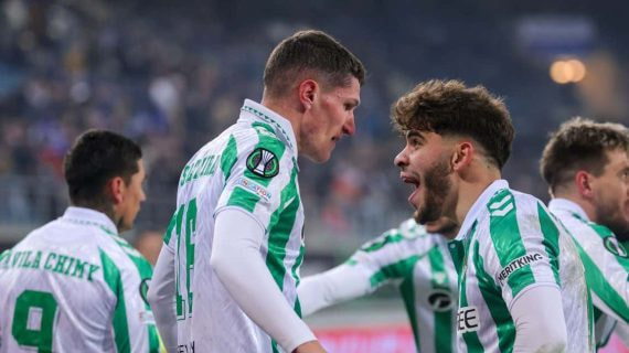 El Betis celebra uno de sus goles.