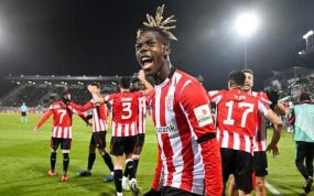 Nico Williams celebra un gol en la Europa League.