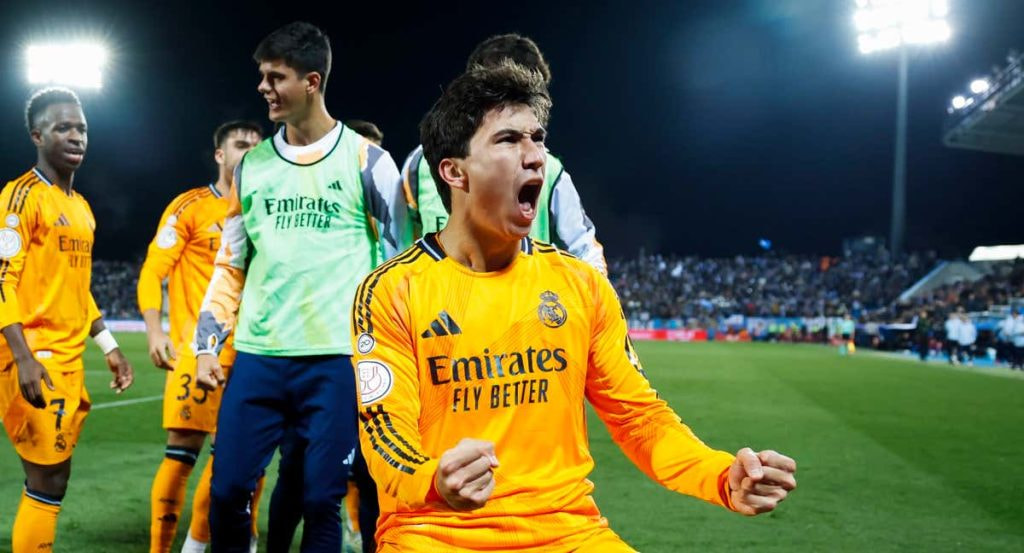 Gonzalo celebra el gol que le dio el pase al Real Madrid a las semifinales de la Copa del Rey.