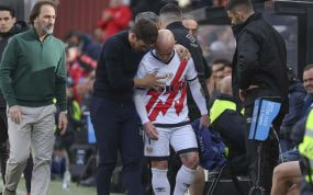 Isi se marcha lesionado.