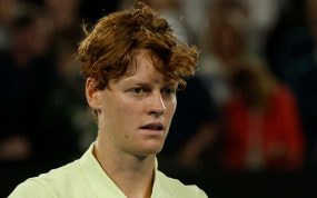 Jannik Sinner fue campeón del Open de Australia 2025, poco antes de ser sancionado tres meses por dopaje.