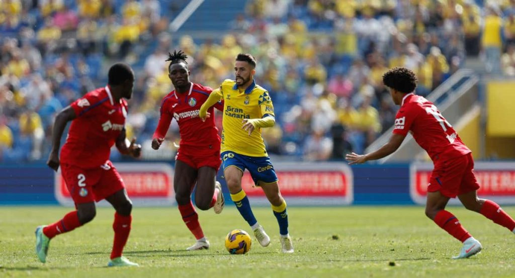 Kirian Rodríguez conduce el balón en un partido reciente ante el Getafe.