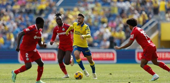 Kirian Rodríguez conduce el balón en un partido reciente ante el Getafe.