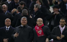 Yuste, Laporta, Castro y Del Nido en el palco del Camp Nou.