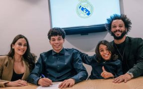 Marcelo, junto a su mujer y a Enzo y Liam, sus dos hijos.