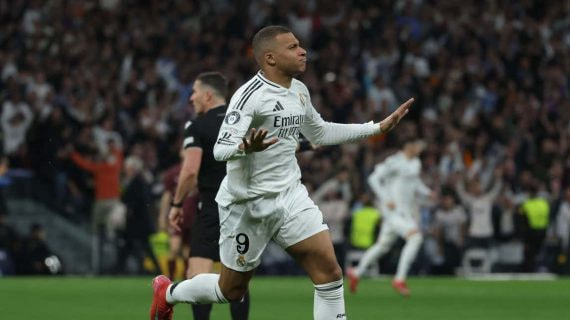 Mbappé celebra su gol en el Santiago Bernabéu contra el Manchester City.