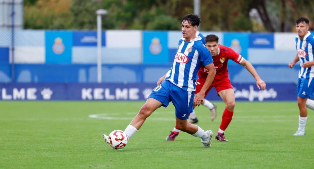 Miguel Carvalho con el filial perico.