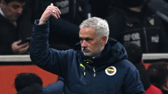 José Mourinho, entrenador del Fenerbahce.