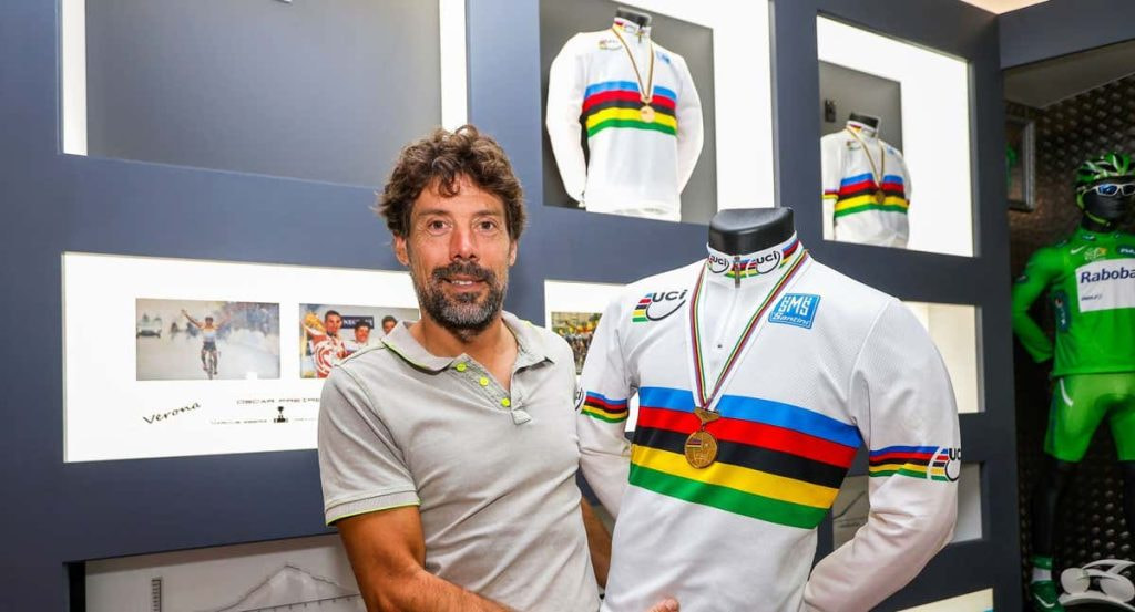 Oscar Freire, con el maillot arcoíris de campeón del mundo.