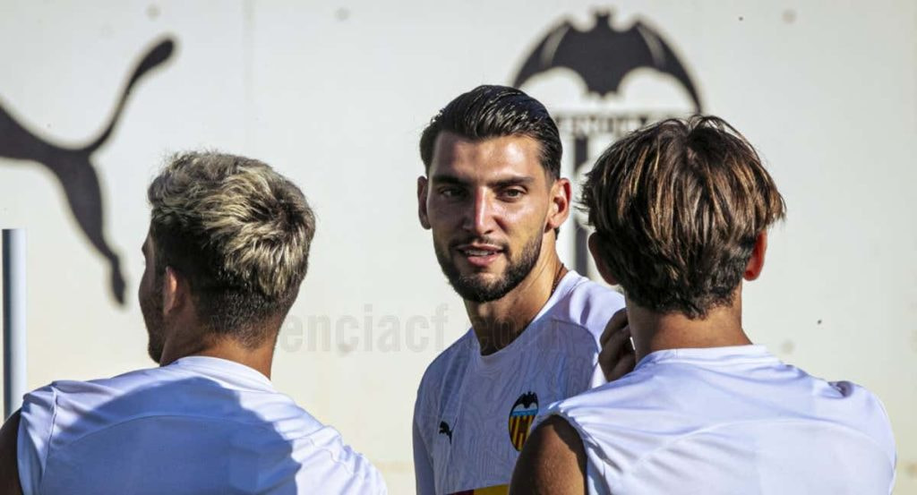 Rafa Mir junto a sus compañeros en un entrenamiento.